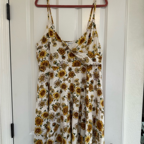 Forever 21 Yellow Floral plus size Dress - Picture 1 of 5